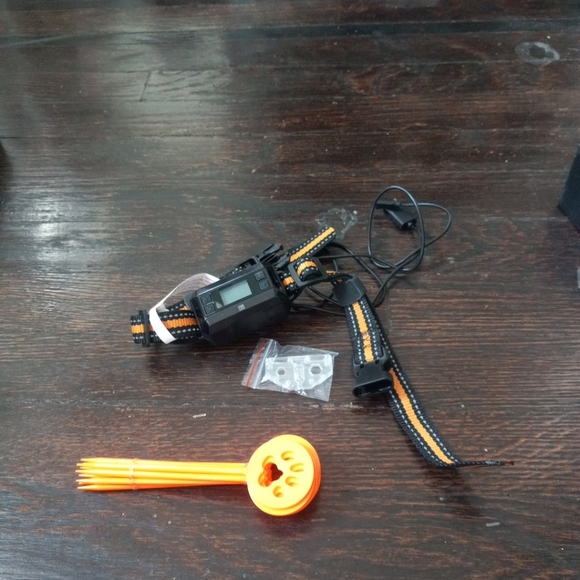 GPS Outdoor Wireless Dog Fence System F810 Plus!! New-OPEN BOX - Picture 5 of 11